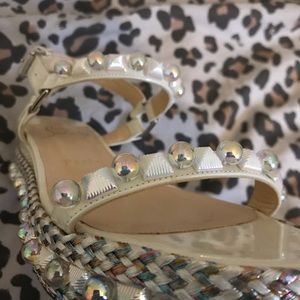 Pyraclou 60 spiked cracked-leather wedge sandals